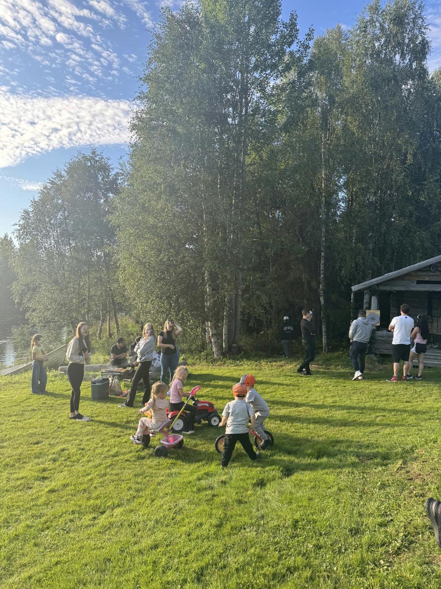 Lapin Villa Hiisi Joen Rannalla Ranua Bagian luar foto